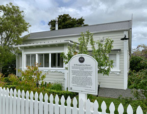 Historic Greytown cottage on Humphries St